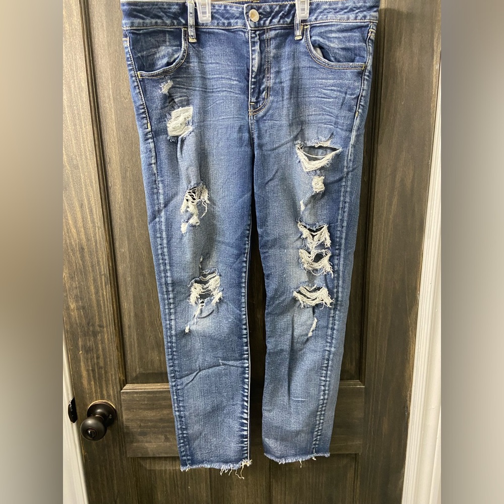 Women’s American Eagle ripped cropped jagging
